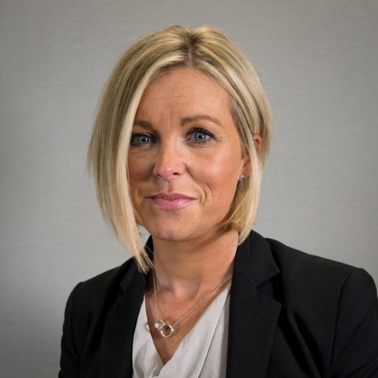 72967913_LizAshall-PayneColour.thumb.JPG.be41cf22b251706dca9ac866ea7a432b.JPG