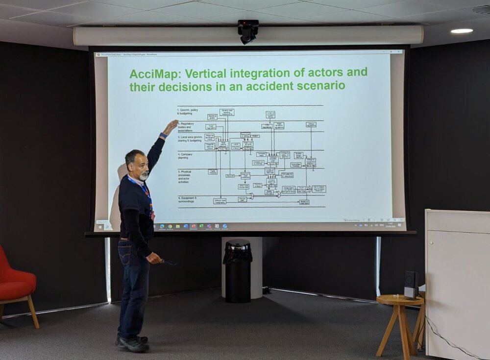 Mark Sujan presenting on Accimaps
